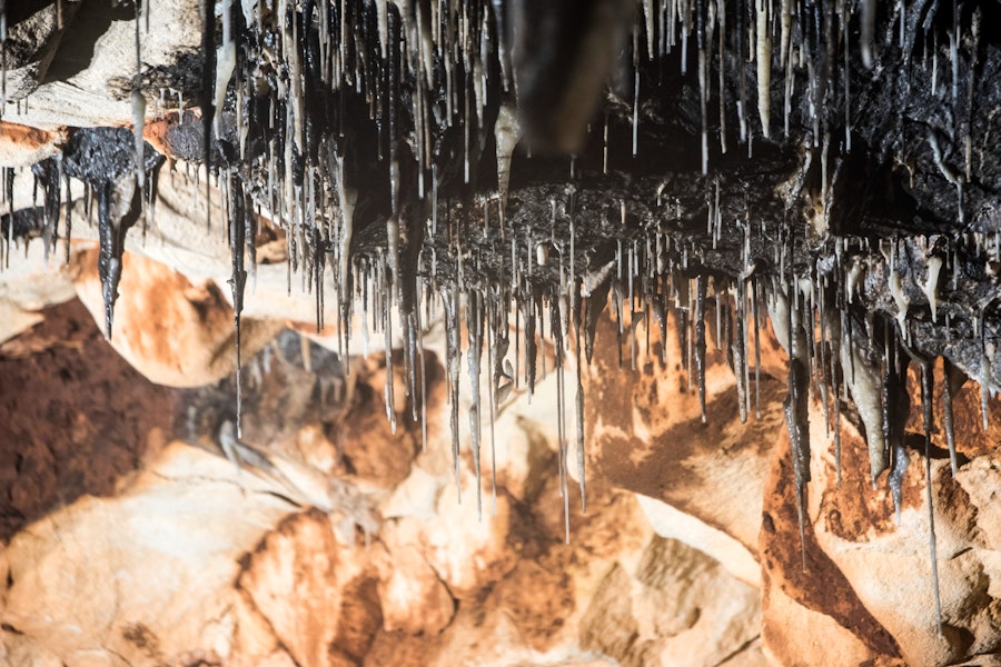 Visita guidata della grotta Cova de s'Aigua di Minorca - Hellotickets