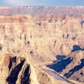 Vôo do Ace of Adventure sobre o Grand Canyon
