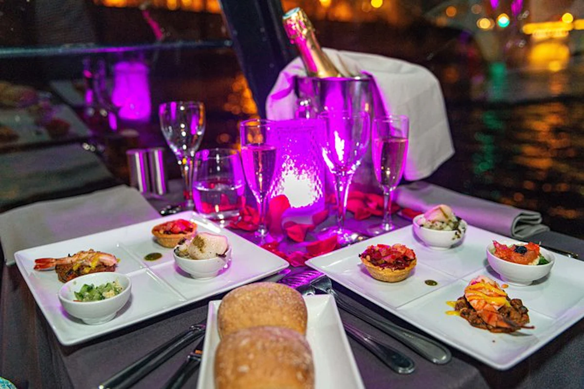 Seine River: Dinner Cruise with Bay Windows and Champagne — 3