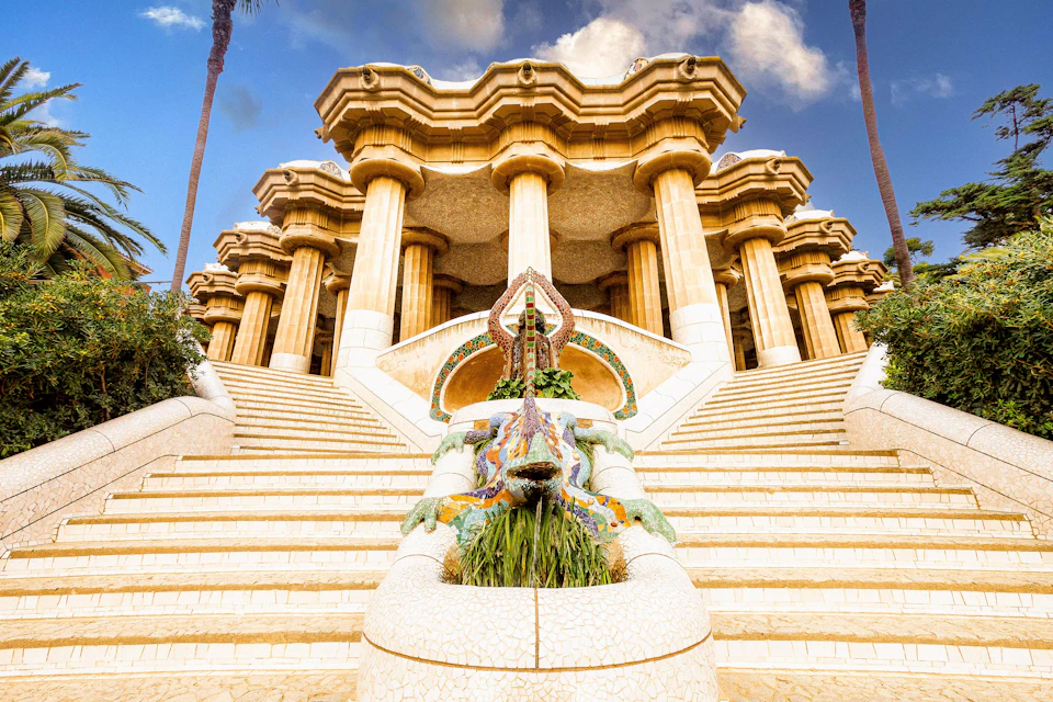 Entrance to the third fountain with the dragon