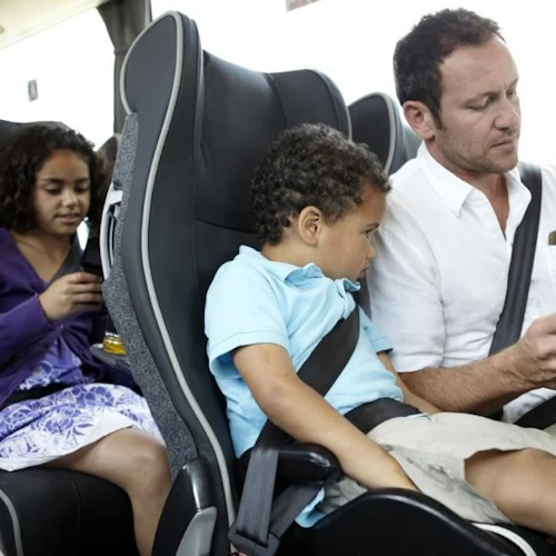 London: Bus Transfer To/From Gatwick Airport to London Victoria - Photo 3