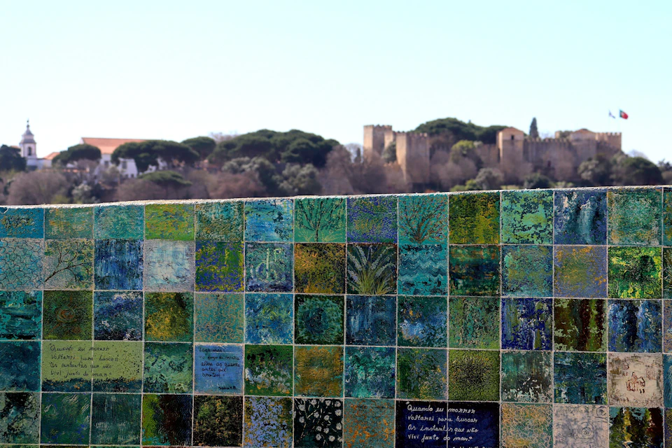 Mural by Jorge Romão.