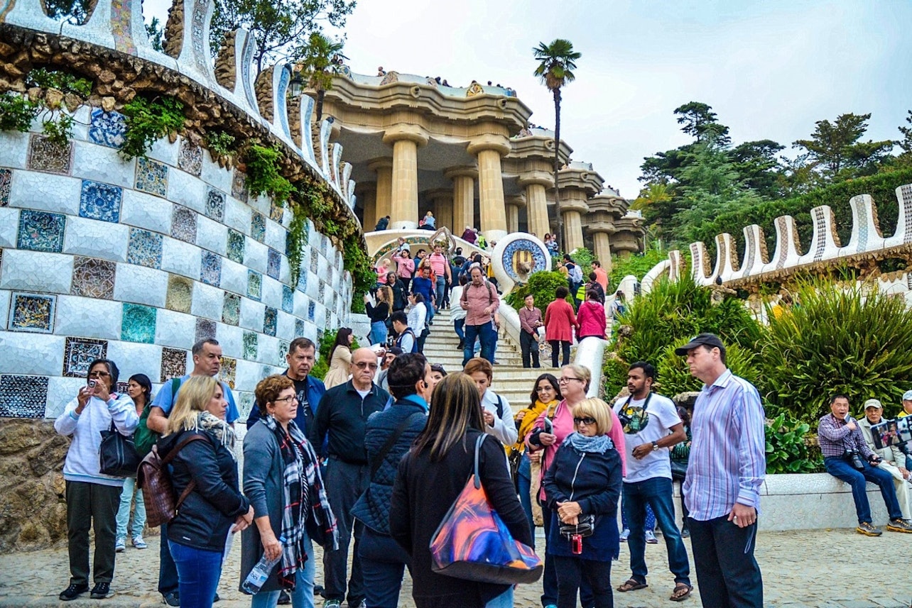 Barcelona Modernism: Afternoon Guided Tour + Sagrada Familia + Park Güell - Accommodations in Barcelona