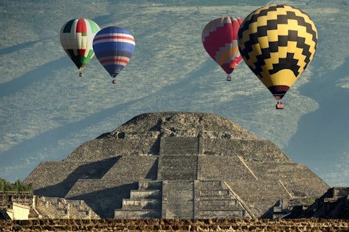 テオティワカンのピラミッドエクスカーションと熱気球飛行(即日発券)