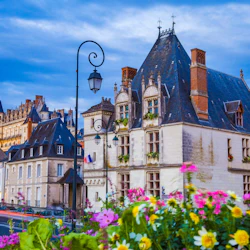 Loire Valley: Castles Audio Guide App by TouringBee 5