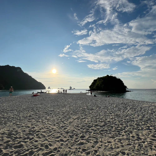Krabi: Passeio pelas 7 ilhas ao pôr do sol e churrasco em um barco vintage de luxo - Photo 10