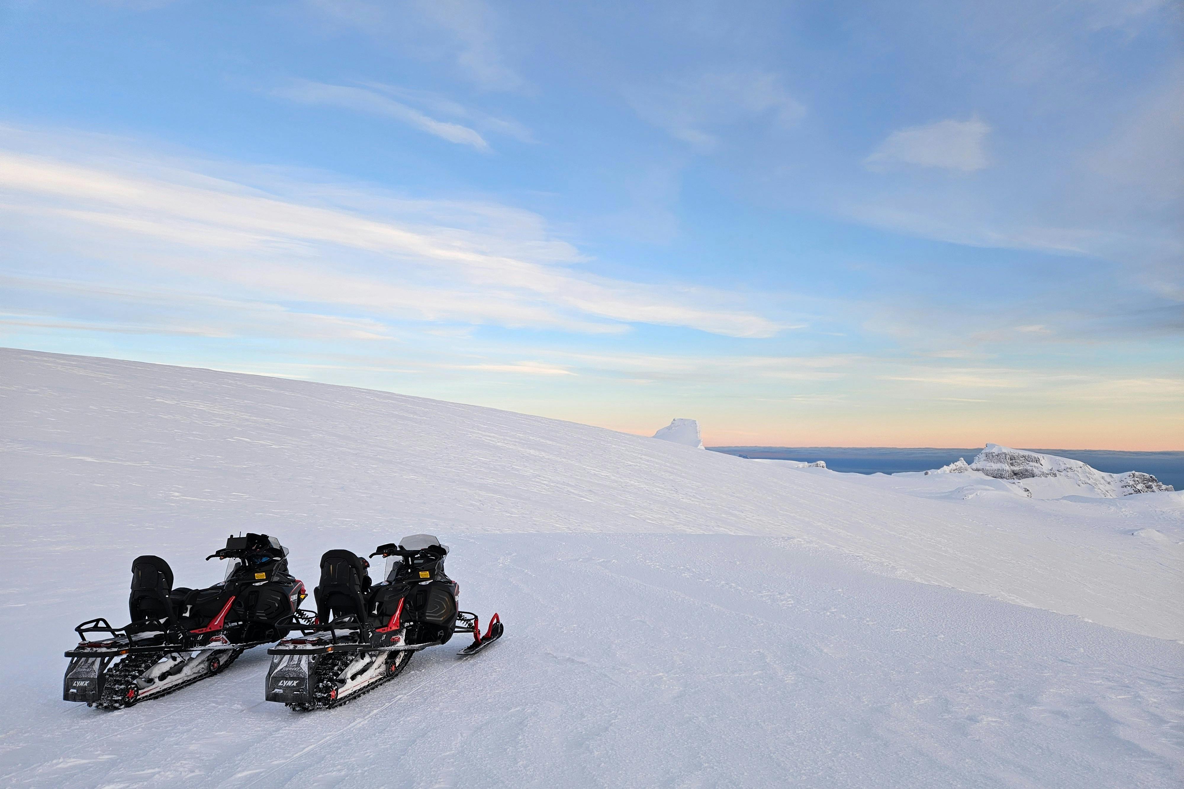 Снегоходы на Ватнайёкюдле