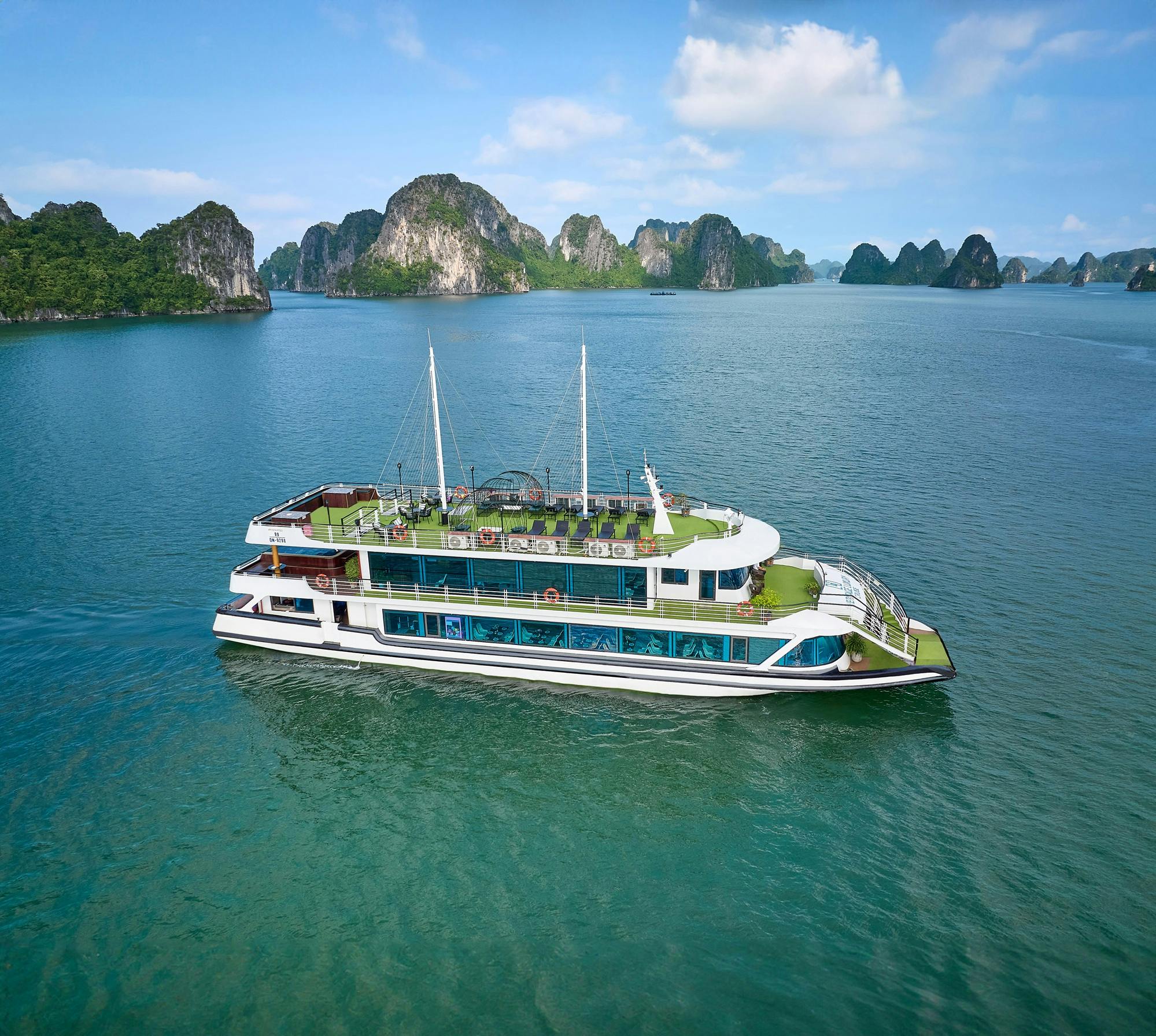 Baia di Ha Long: Tour Premium a 5 stelle in barca + buffet e festa al tramonto + trasferimento opzionale — 6