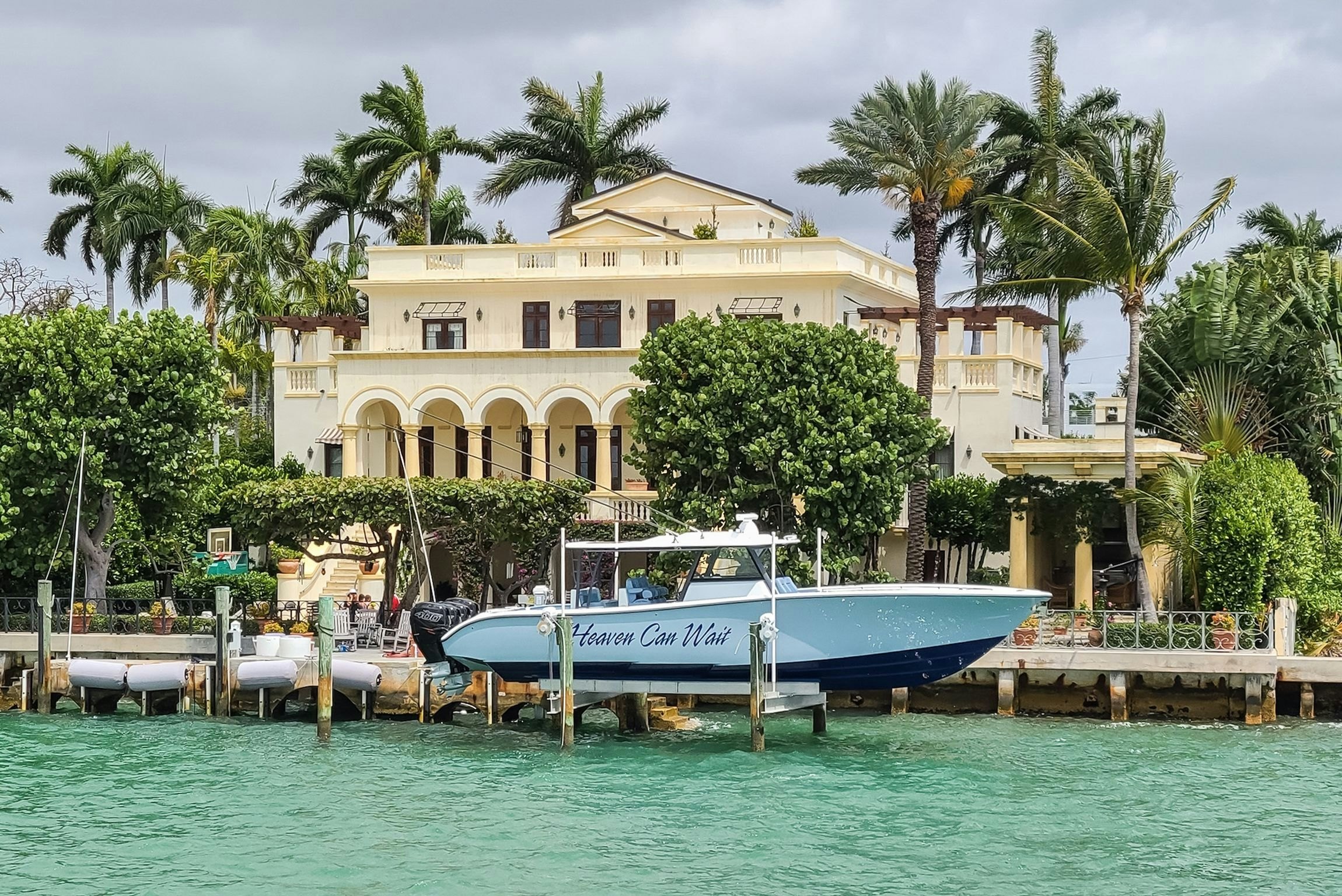 Miami: Celebrity Homes Cruise on Luxury Yacht