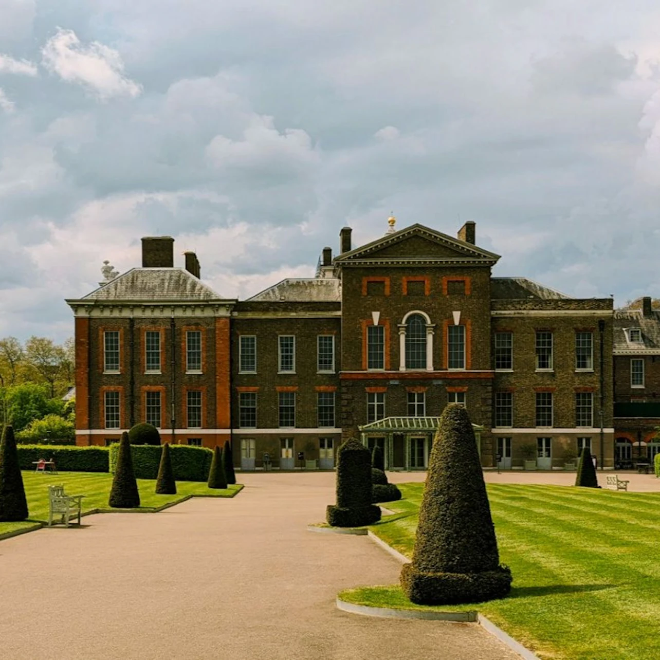 Kensington Gardens: Guided Tour + Kensington Palace Audio Guide