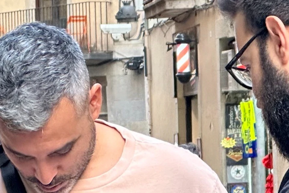 Explaining Picasso's Work on Barcelona Tour
