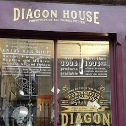 Edinburgh: Edinburgh Castle Entry Ticket + Harry Potter Walking Tour 5