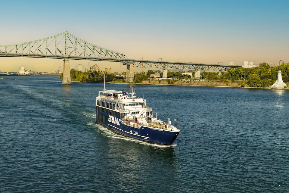 3-course Dinner Cruise in Montreal