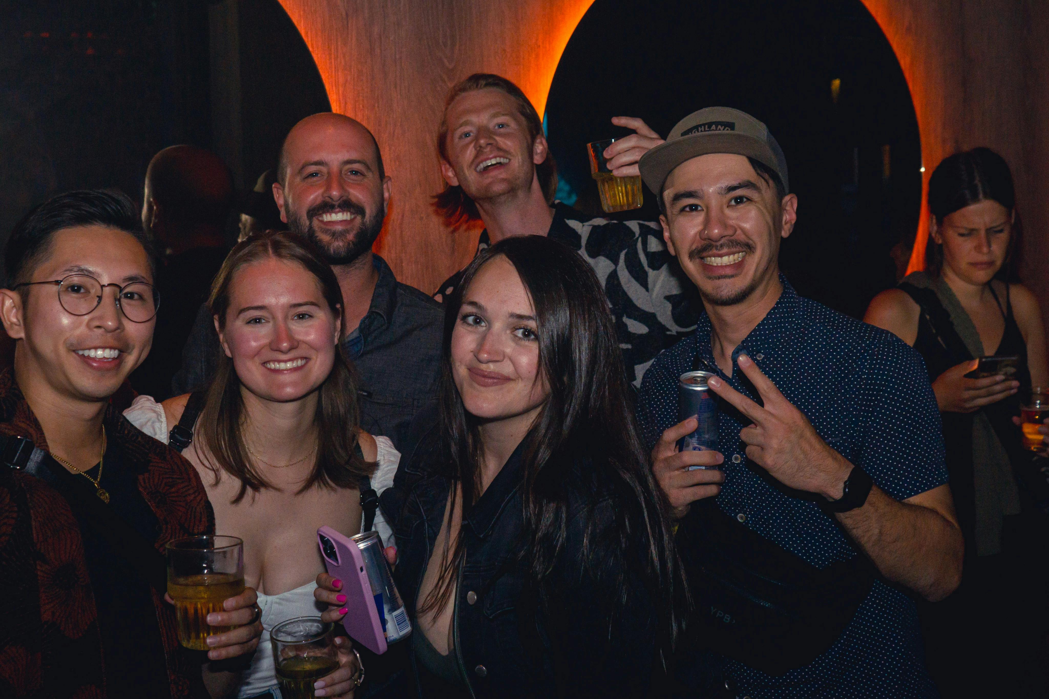 Foto de los invitados posando juntos