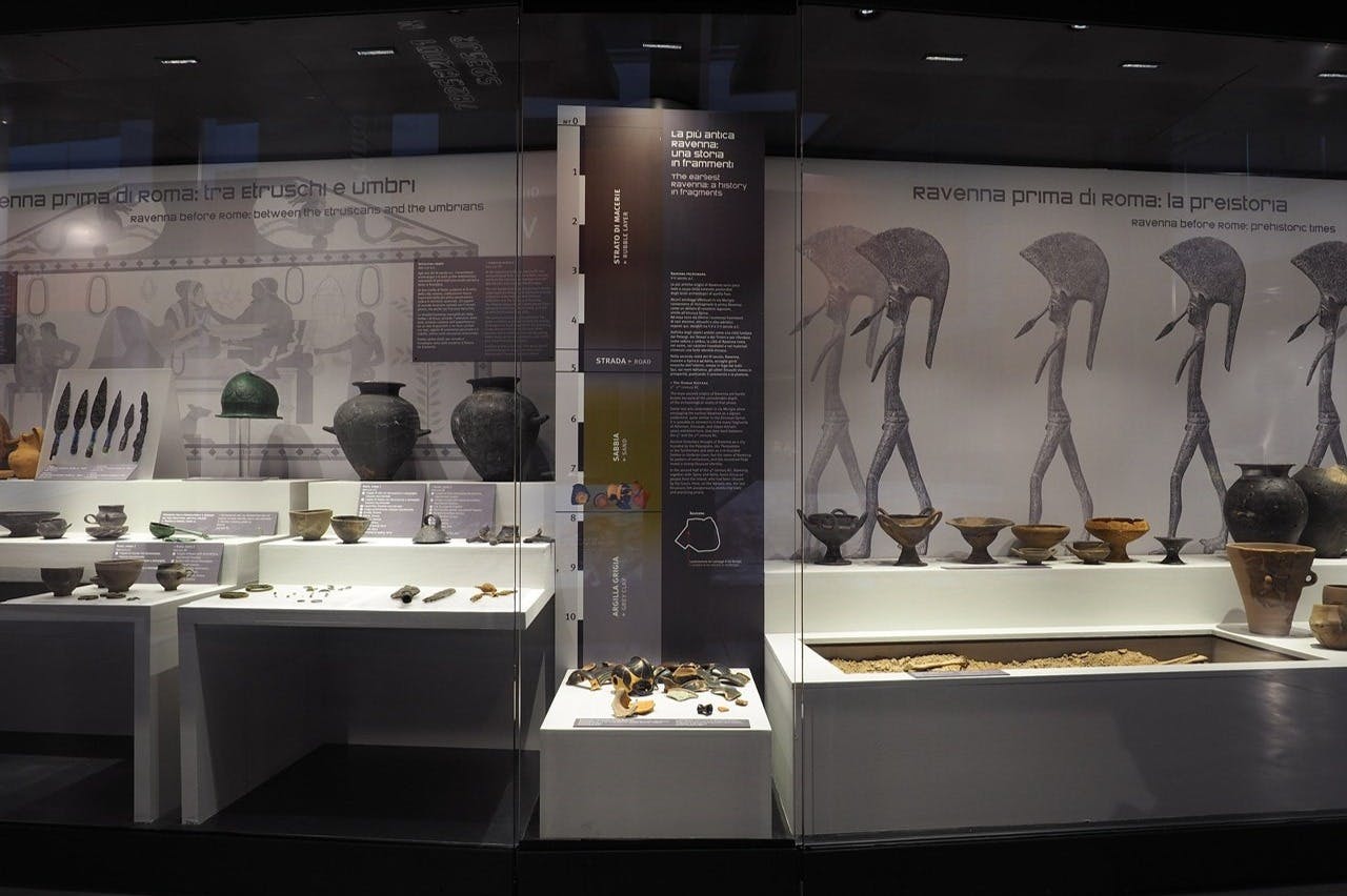 Slide of the Etruscan and Prehistoric Period Setup