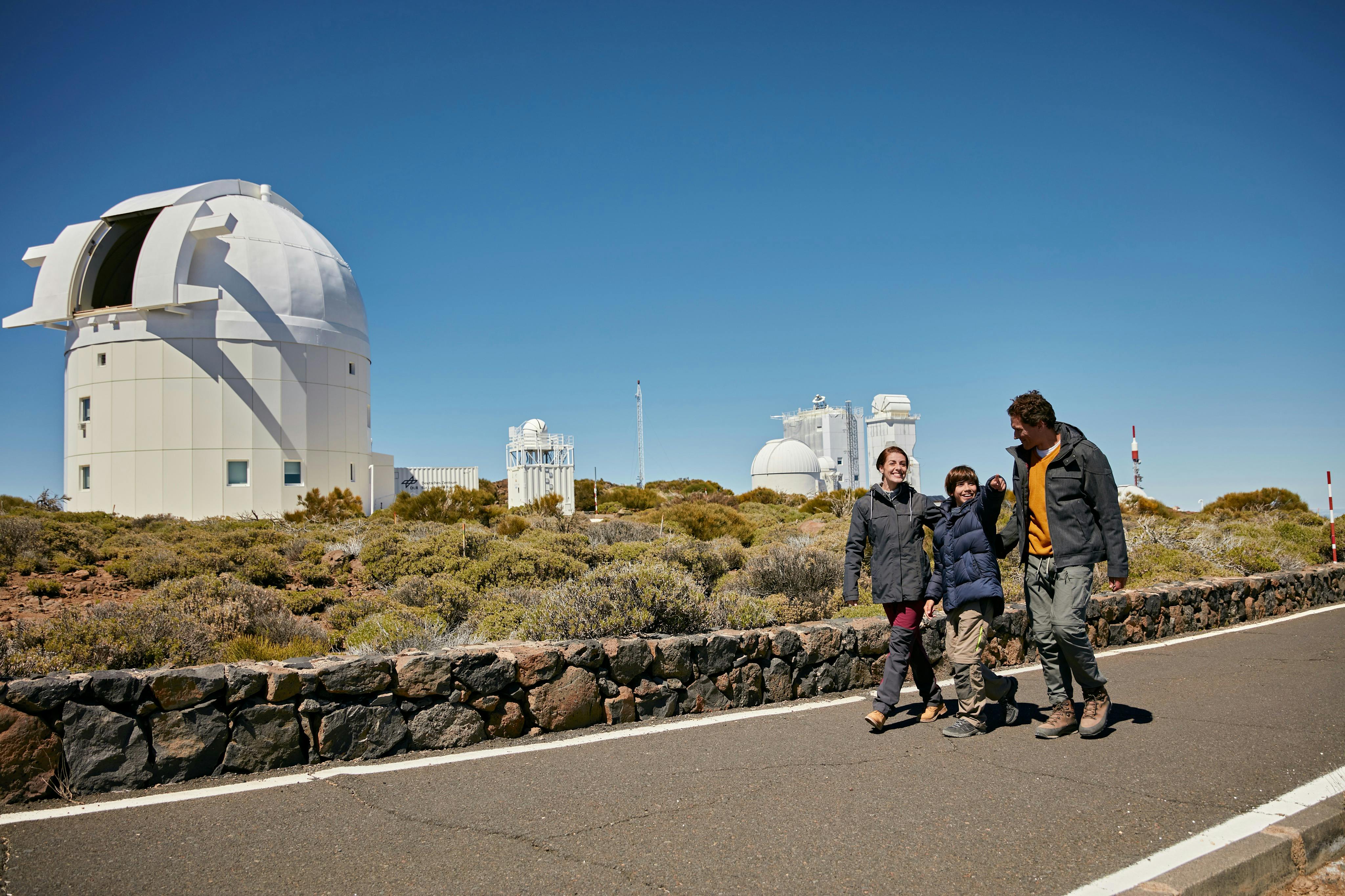 Family visiting the Teide Observatory