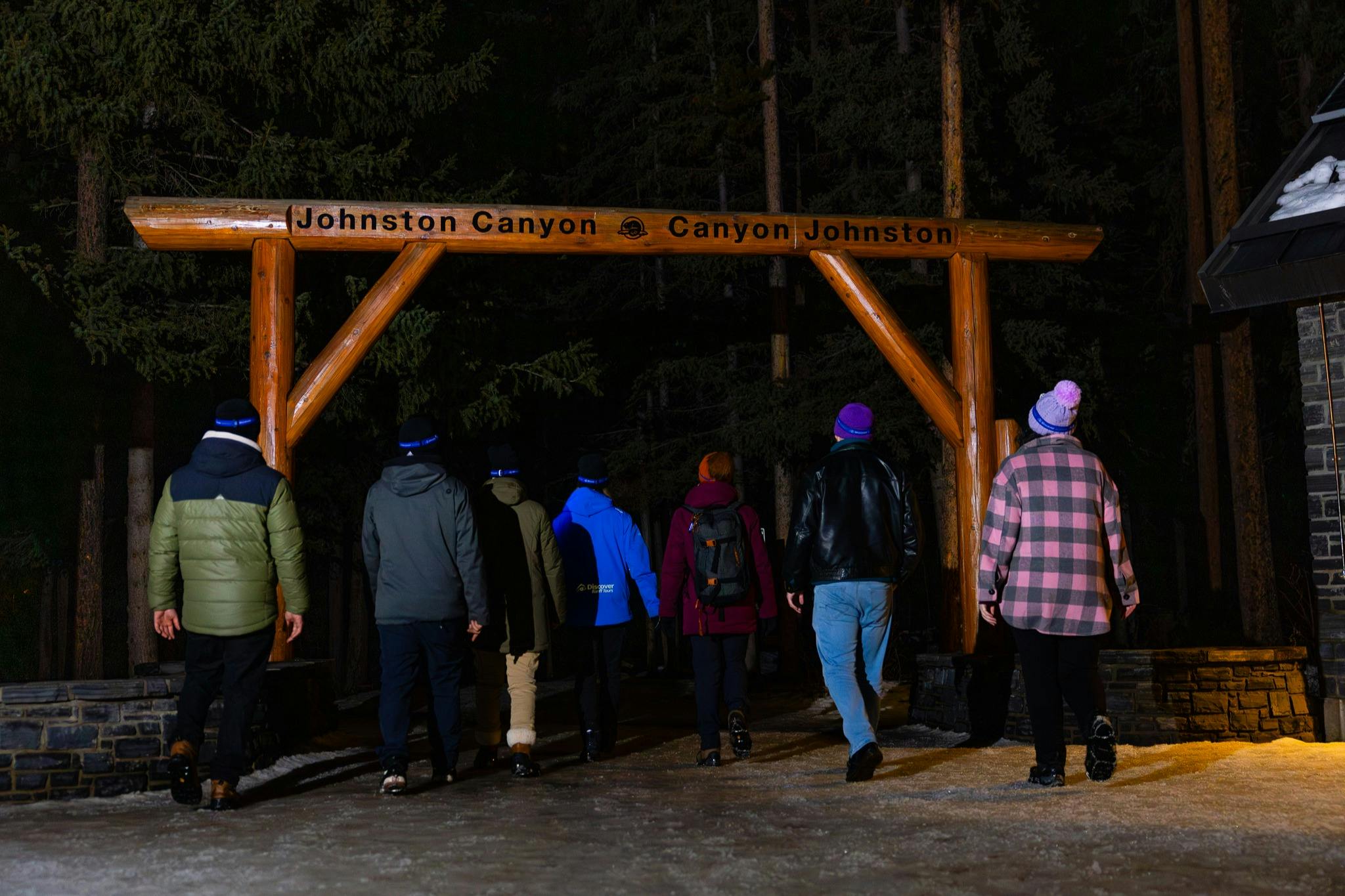 Scopri i tour di Banff - Passeggiata serale sul ghiaccio del canyon di Johnston