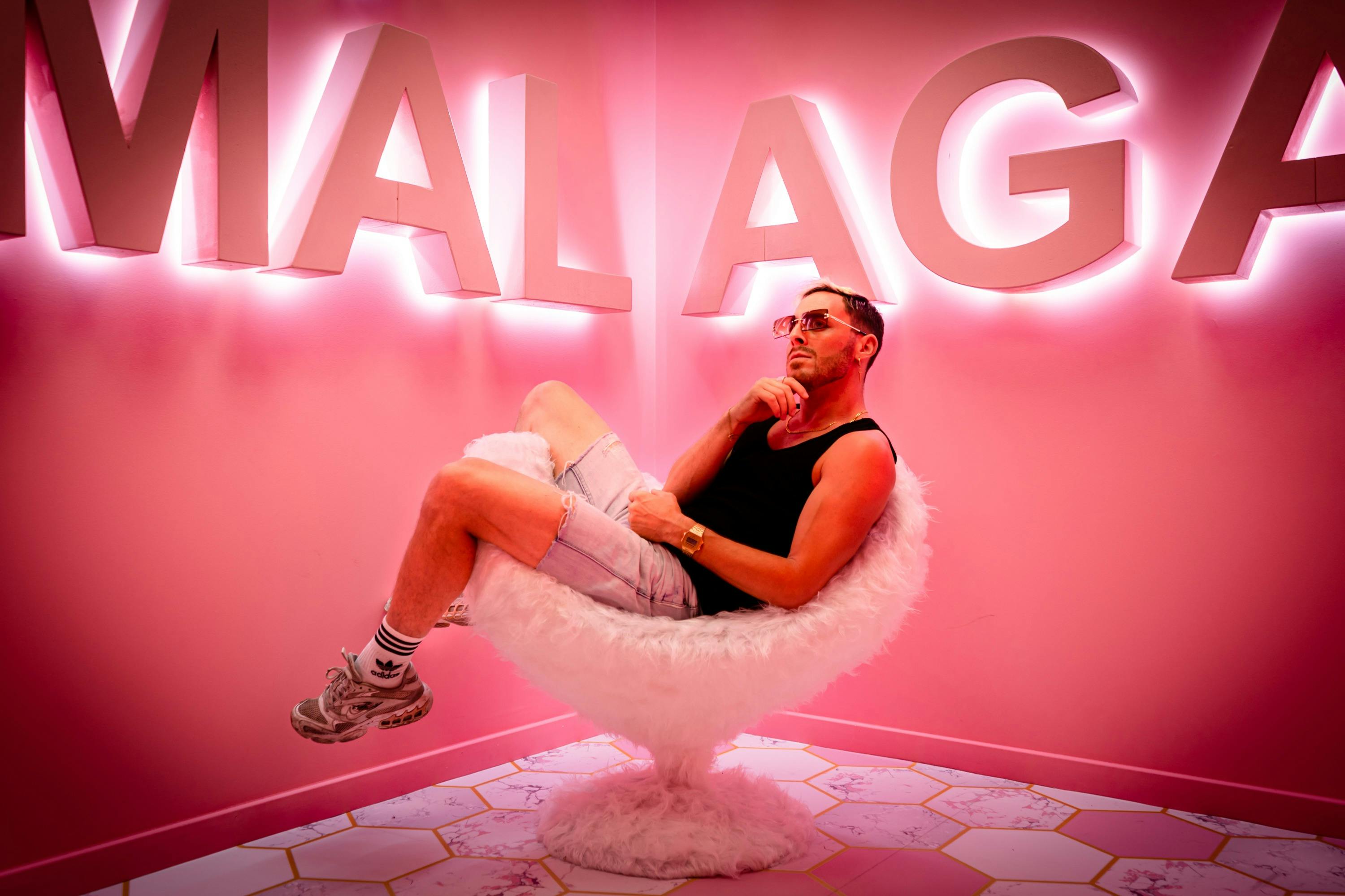 Sala Málaga. Cliché Selfie Gallery