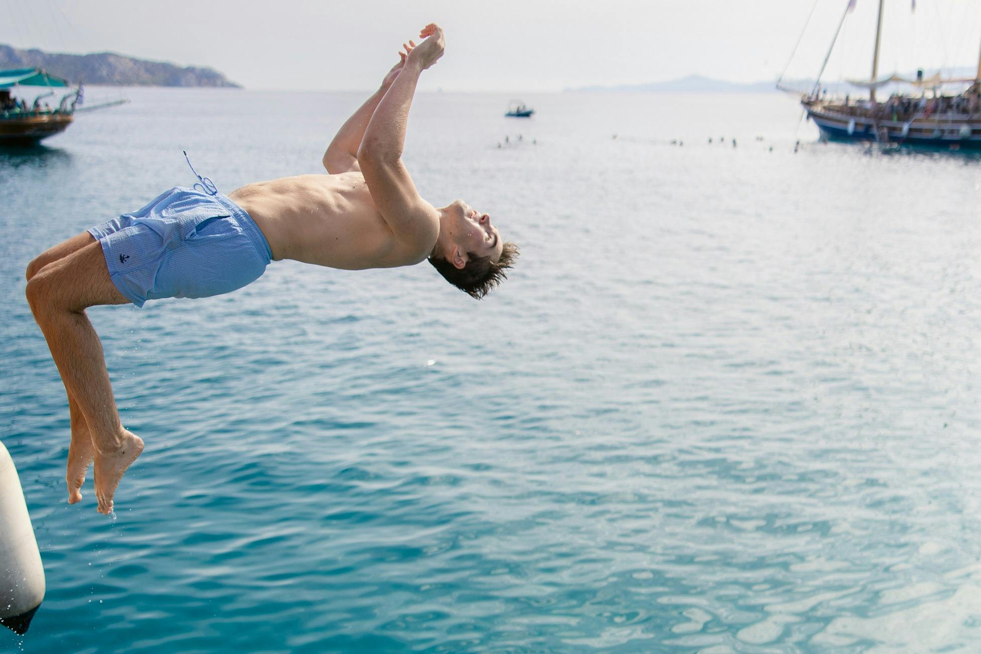 보트에서 뛰어내리기