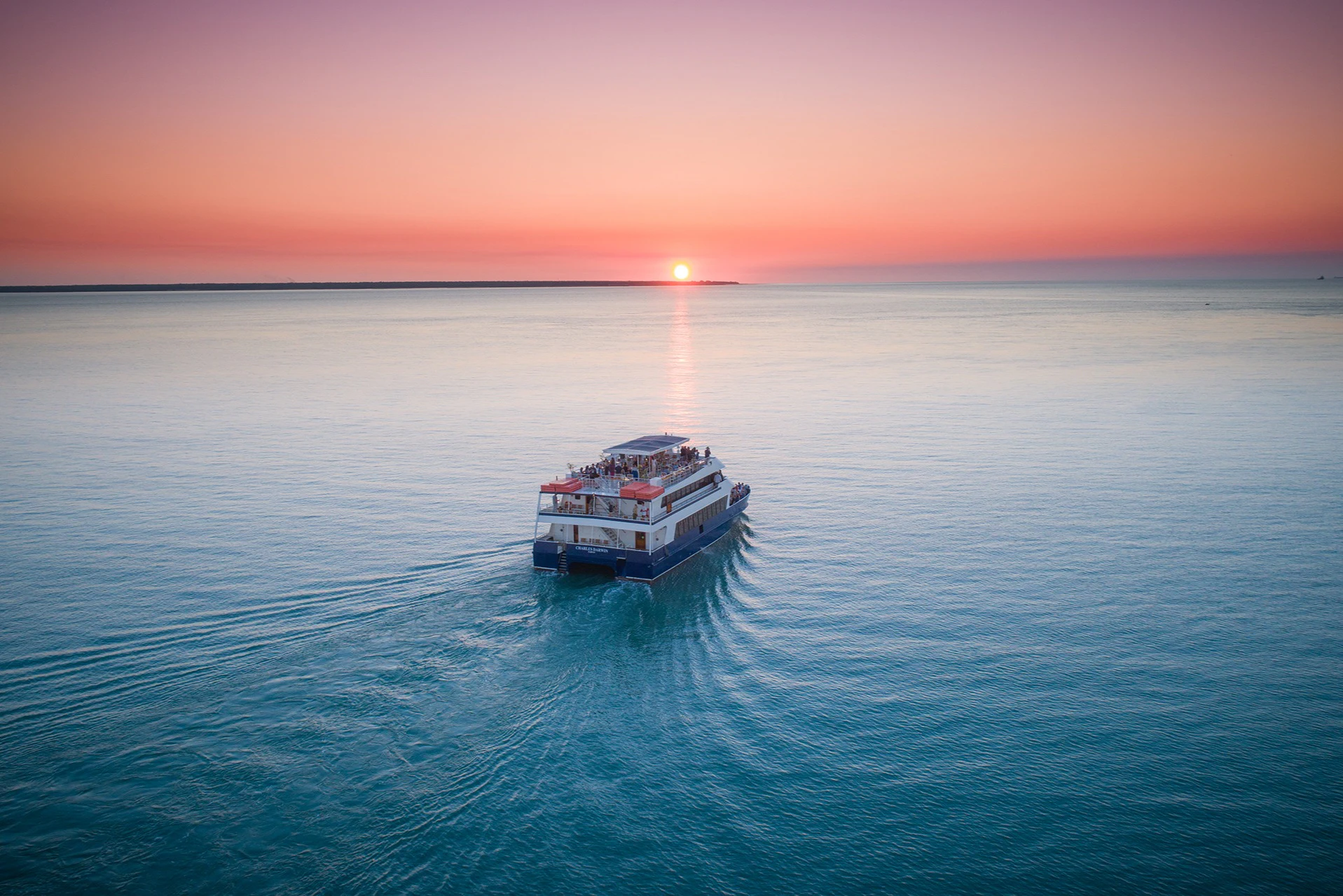 Darwin Harbour: Sunset Cruise + Buffet Dinner