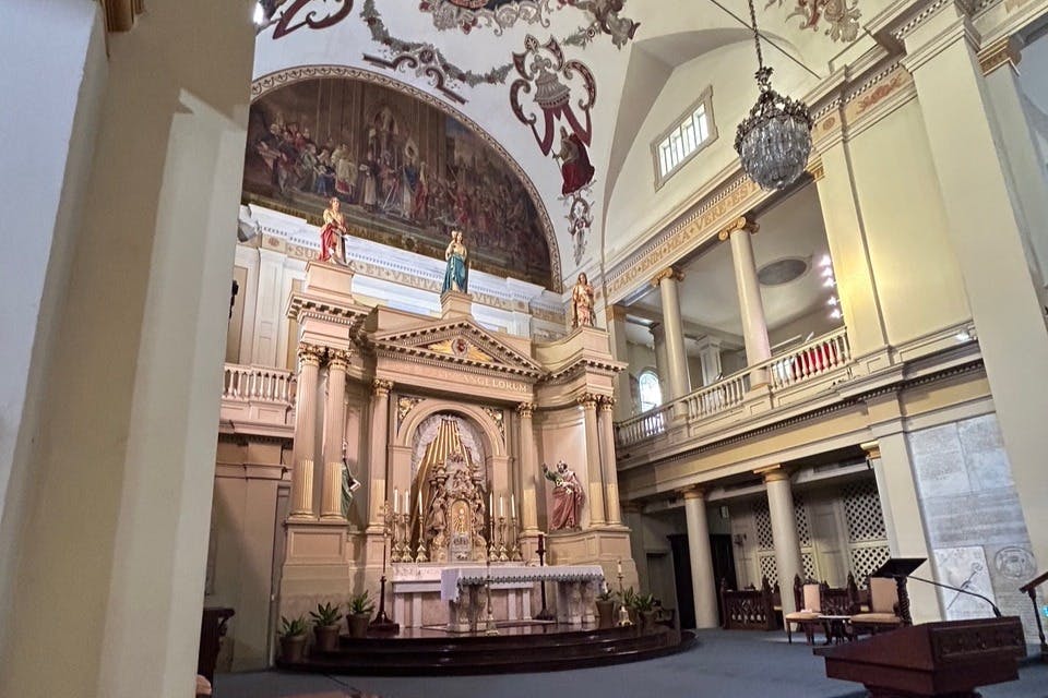 Ekskluzywny wstęp do katedry w St. Louis