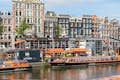 从阿姆斯特尔河看运河房屋