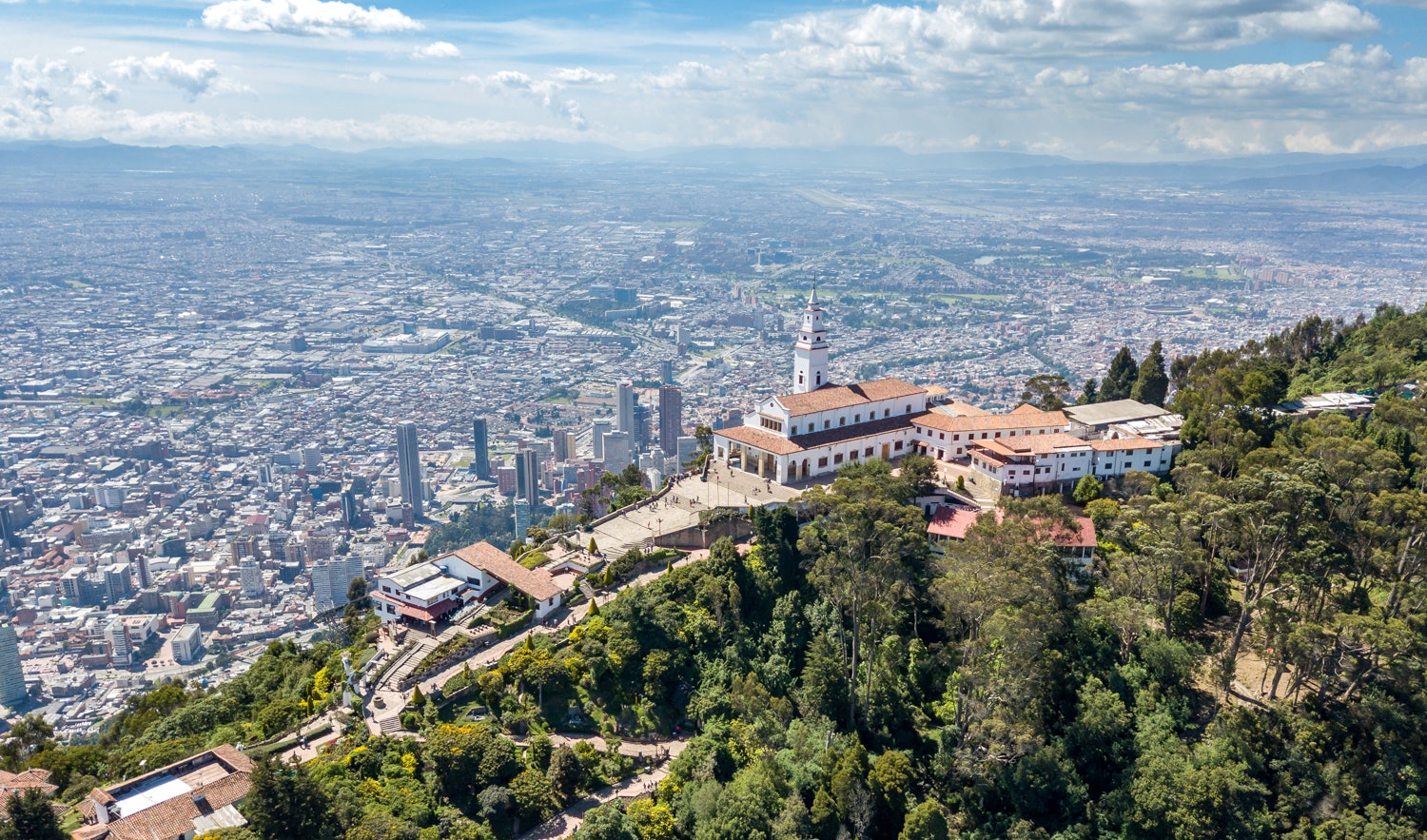 Monserrate: Funicular ou teleférico ida e volta