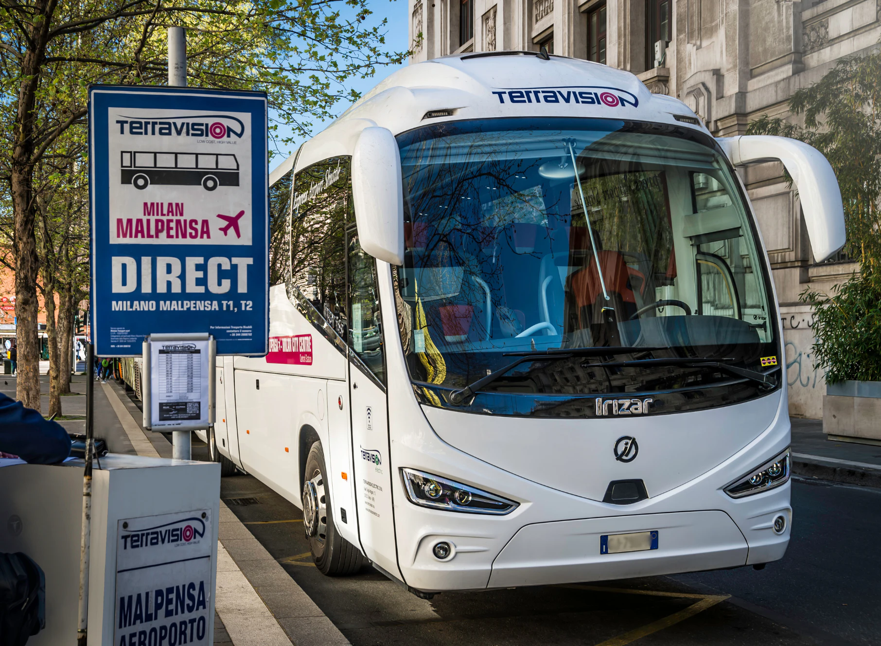 Milan: Shuttle Bus from Malpensa Airport to City Center