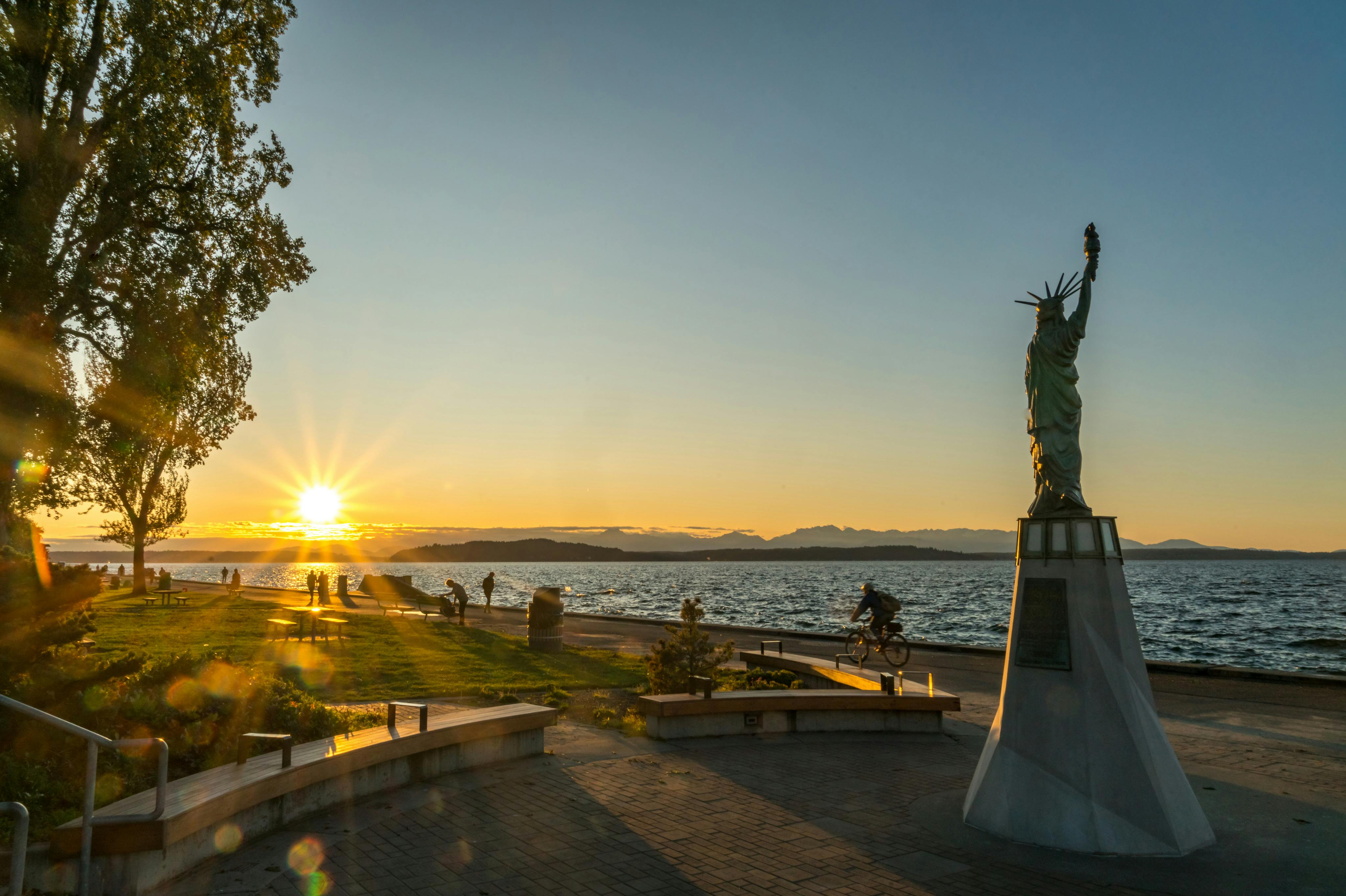 Alki Beach views of Elliot Bay at Sunset