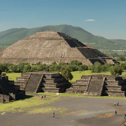 Teotihuacán: Fast Track Ticket + Guided Tour from Mexico City + Optional Lunch