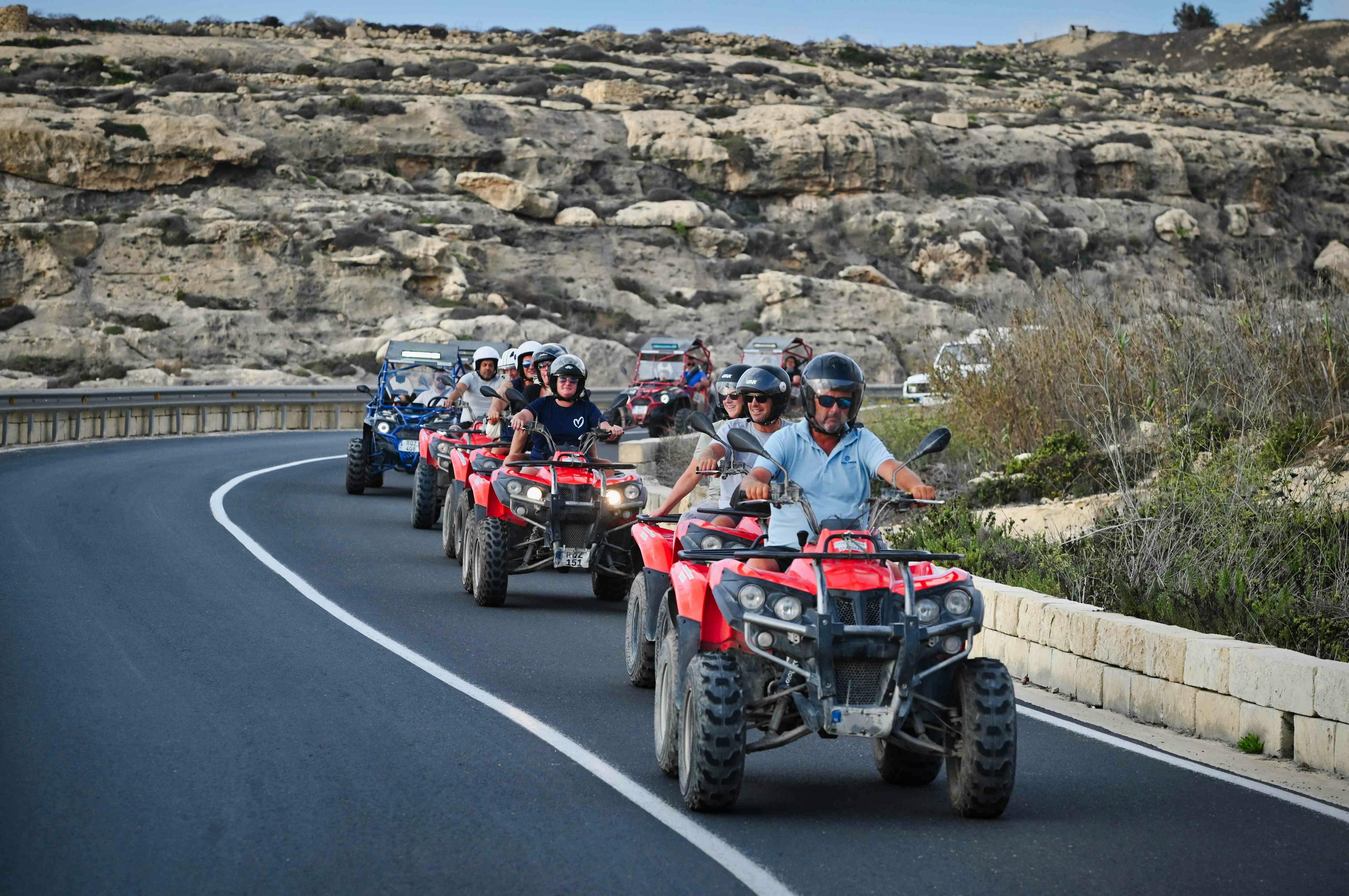 Gozo: Passeio guiado de UTV ao pôr do sol a partir de Malta + visita a Comino + passeio de barco - Photo 4