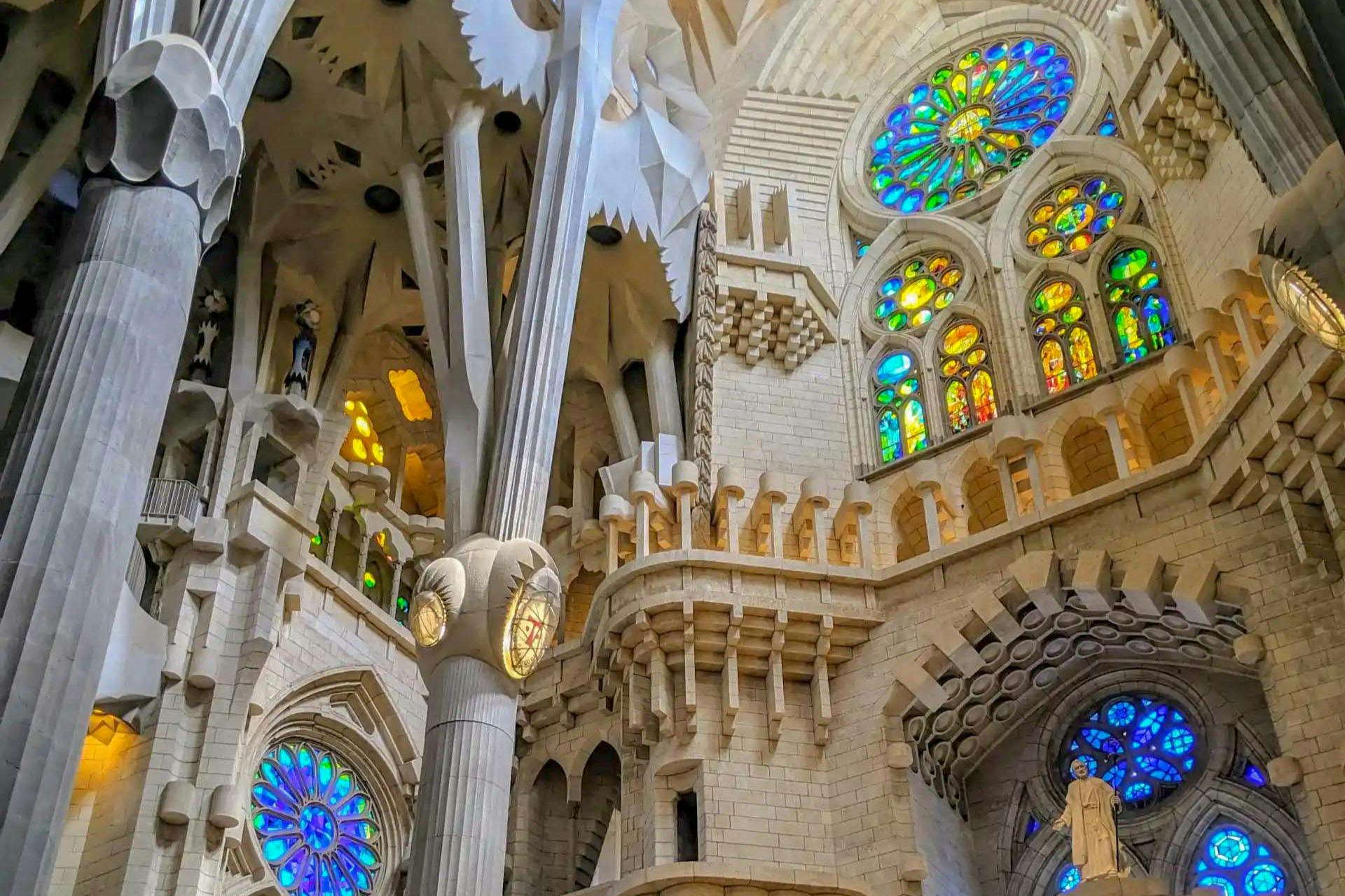 Sagrada Familia: Biglietto salta-coda + Tour guidato per piccoli gruppi — 2
