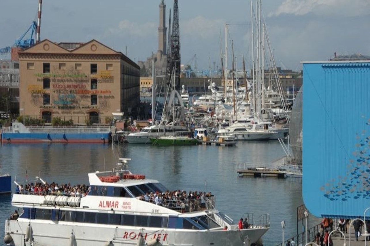 Passo marittimo di Genova - Alloggi in Genova