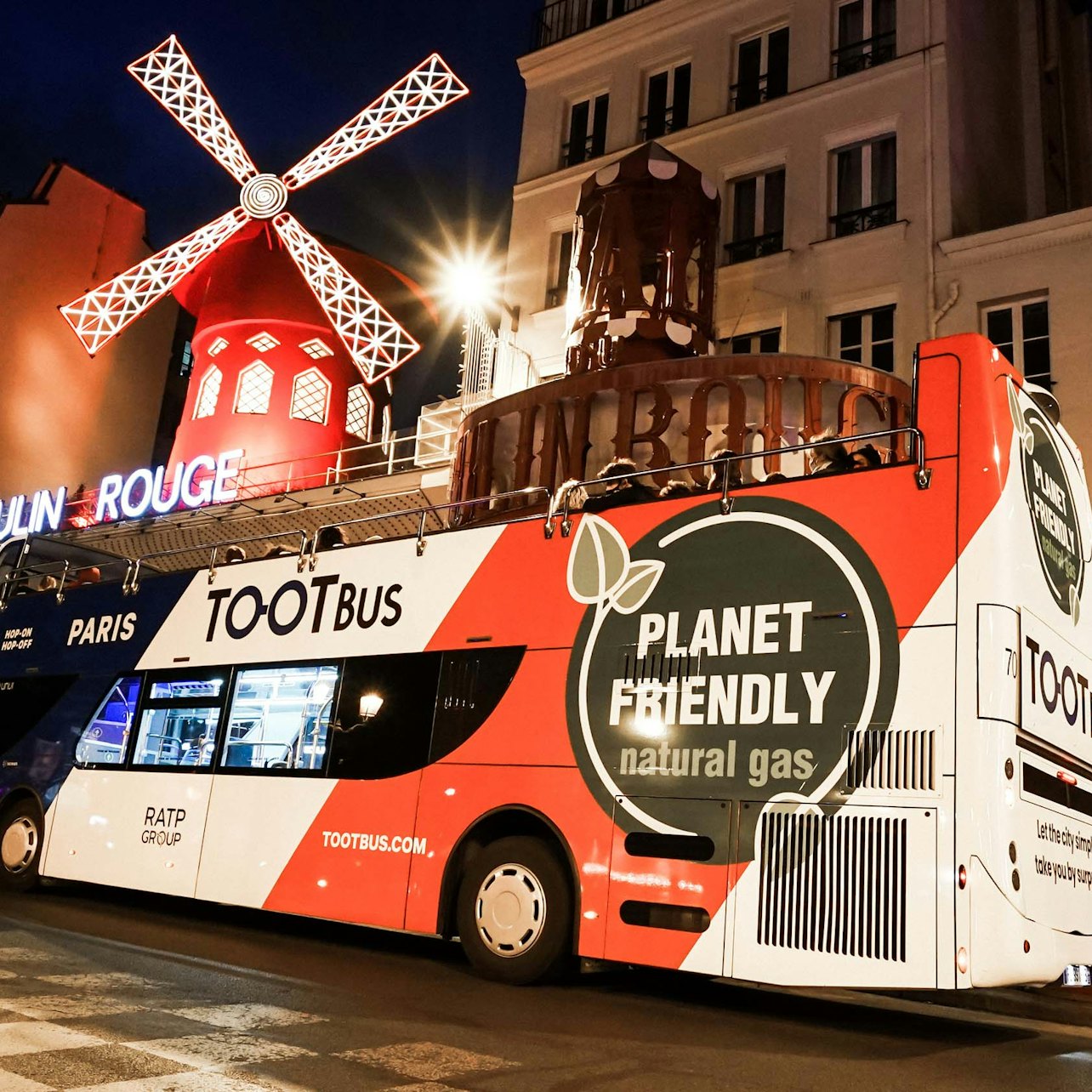 Tootbus: Tour nocturno ecológico por París - Alojamientos en Paris