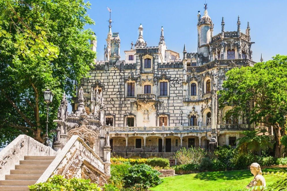 Sintra & Quinta da Regaleira: Guided Tour + Transfer