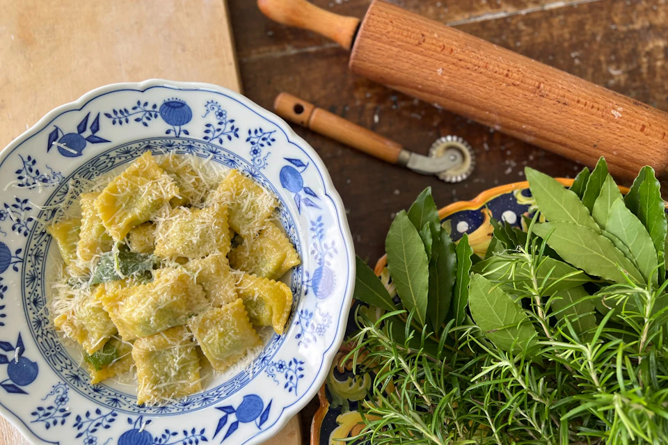 Tortelloni with butter and sage