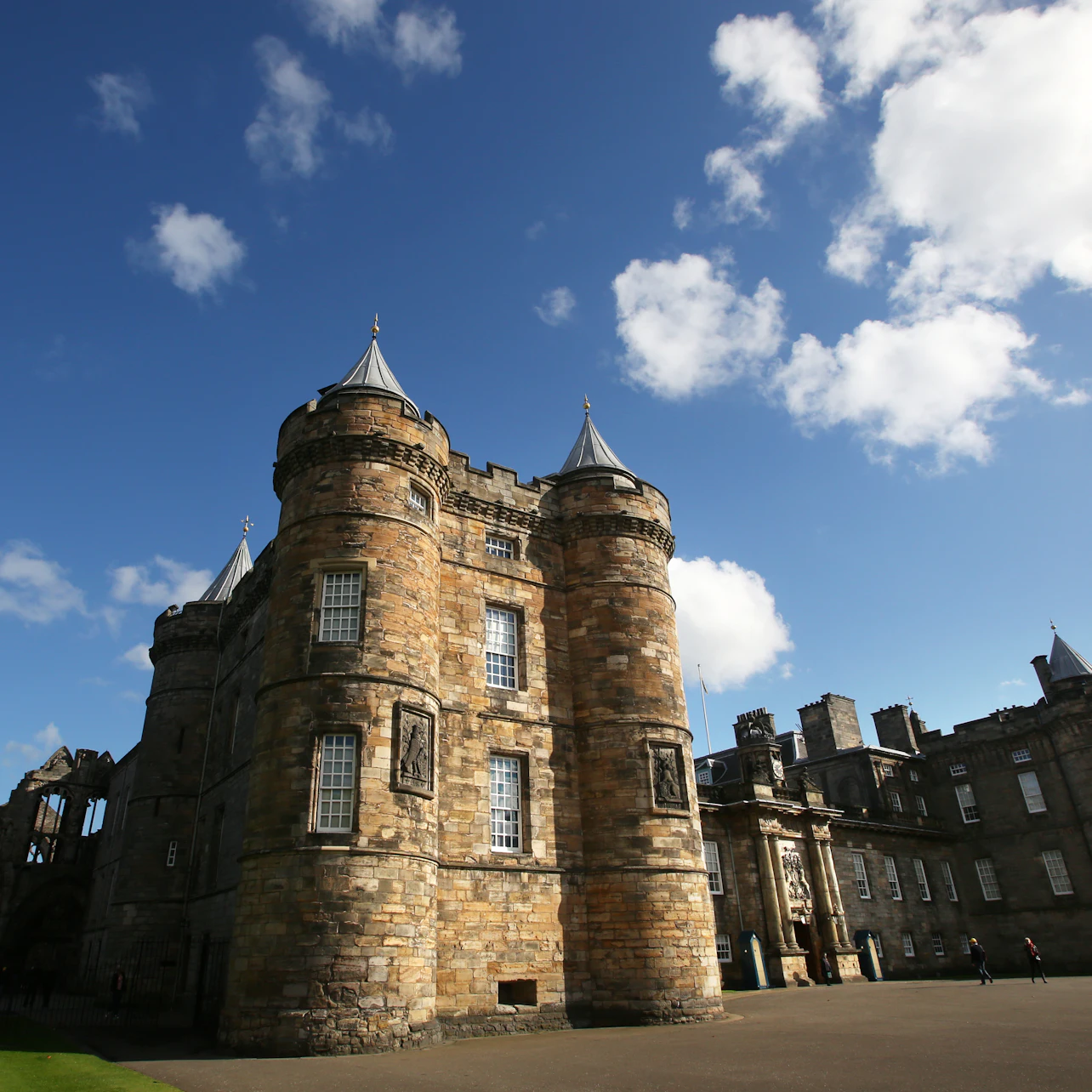 Palace of Holyroodhouse: Entry Ticket in Edinburgh β Tiqets