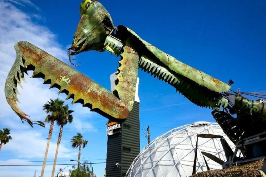 Downtown Las Vegas: Walking Tour of Fremont Street from Past to Present