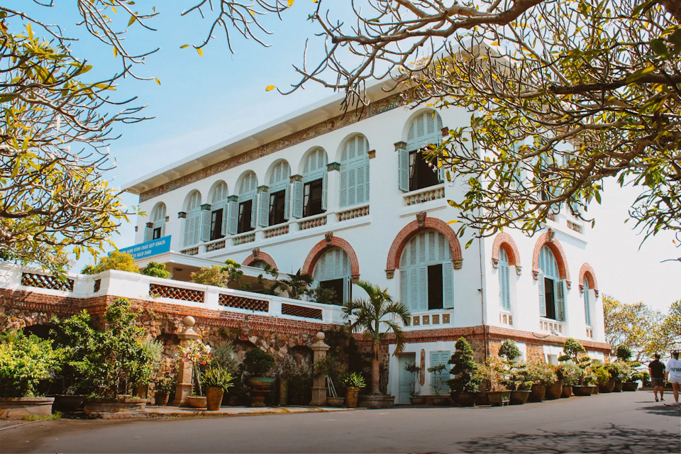 Visit the White Palace (Bach Dinh) – A French colonial-era mansion with spectacular sea views and historical artifacts.