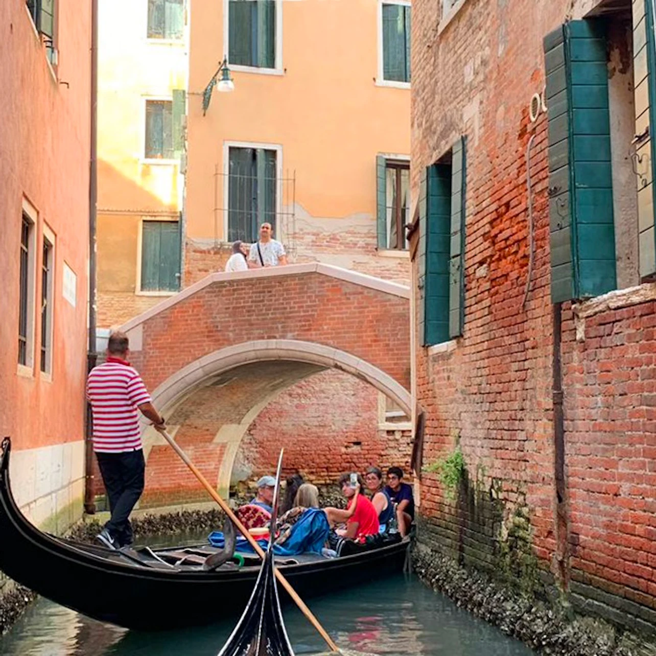 Venice: Gondola Ride with Live Commentary in Venice β Tiqets