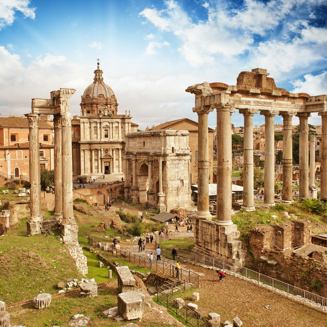 Coliseu, Fórum Romano, Colina Palatino e Prisão Mamertine - Acomodações em Roma