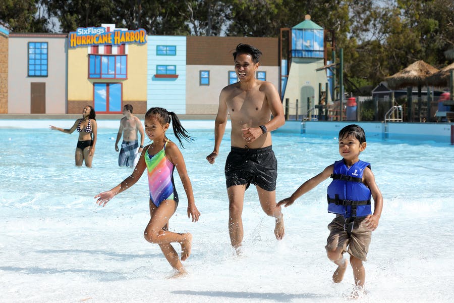 Hurricane Harbor Concord: One Day Ticket in Concord – Tiqets