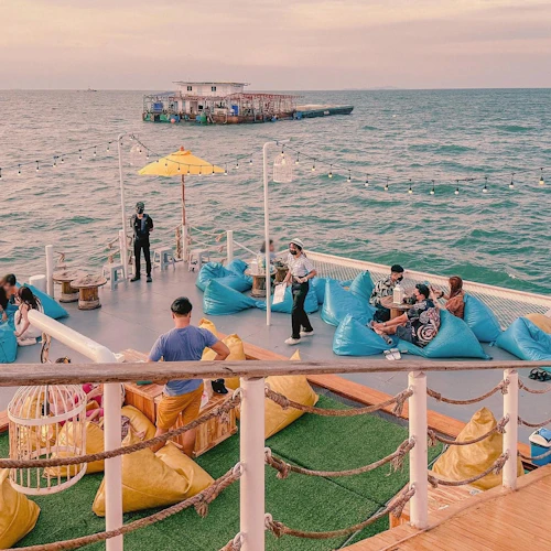 Tappia Floating Cafe Pattaya: bebida + Pesca de lula + transfers - Photo 4