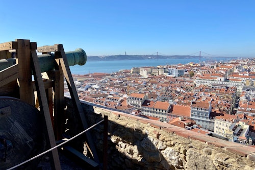 Lisbon Highlights & São Jorge Castle Walking Tour