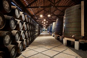 Największy zapas wina porto w Vila Nova de Gaia.
