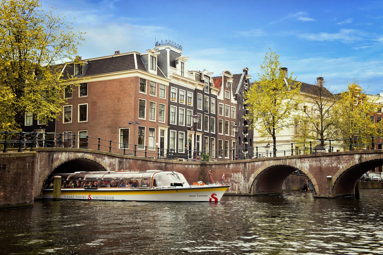 Ámsterdam: Stromma Crucero tradicional por los canales desde el Rijksmuseum - Alojamientos en Amsterdam
