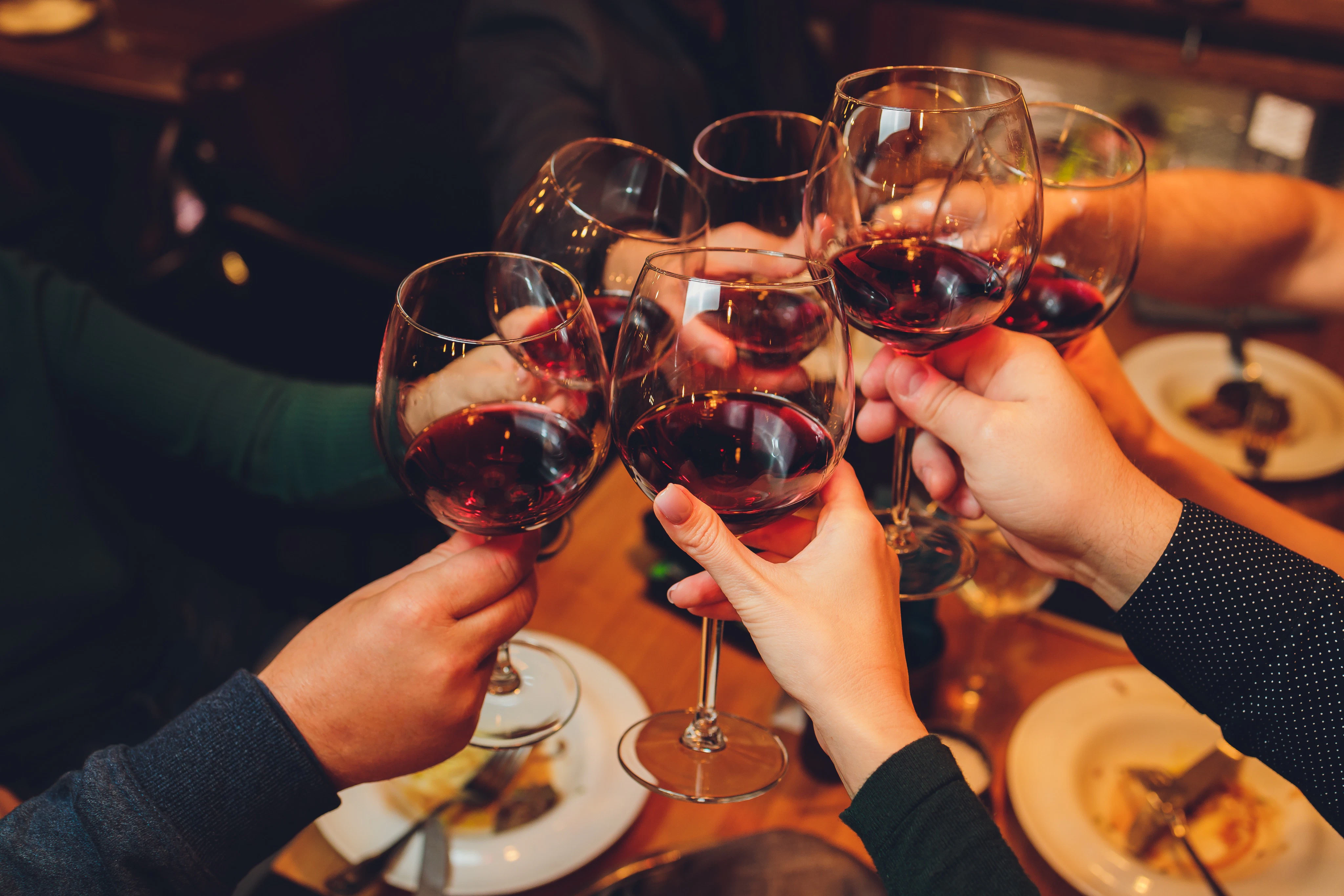 Milan: Local Aperitivo + Street Food Tour