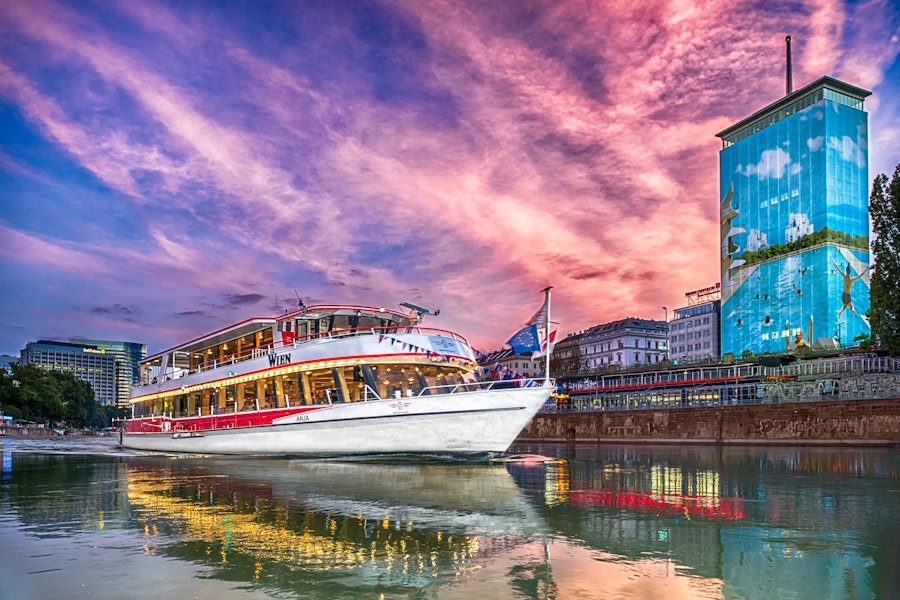 Abendliche Donau‑Flussfahrt Wien