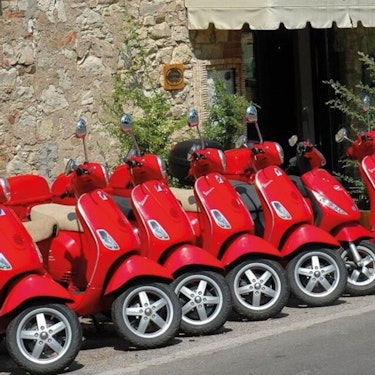 Siena Vespa Tur med Vinprovning