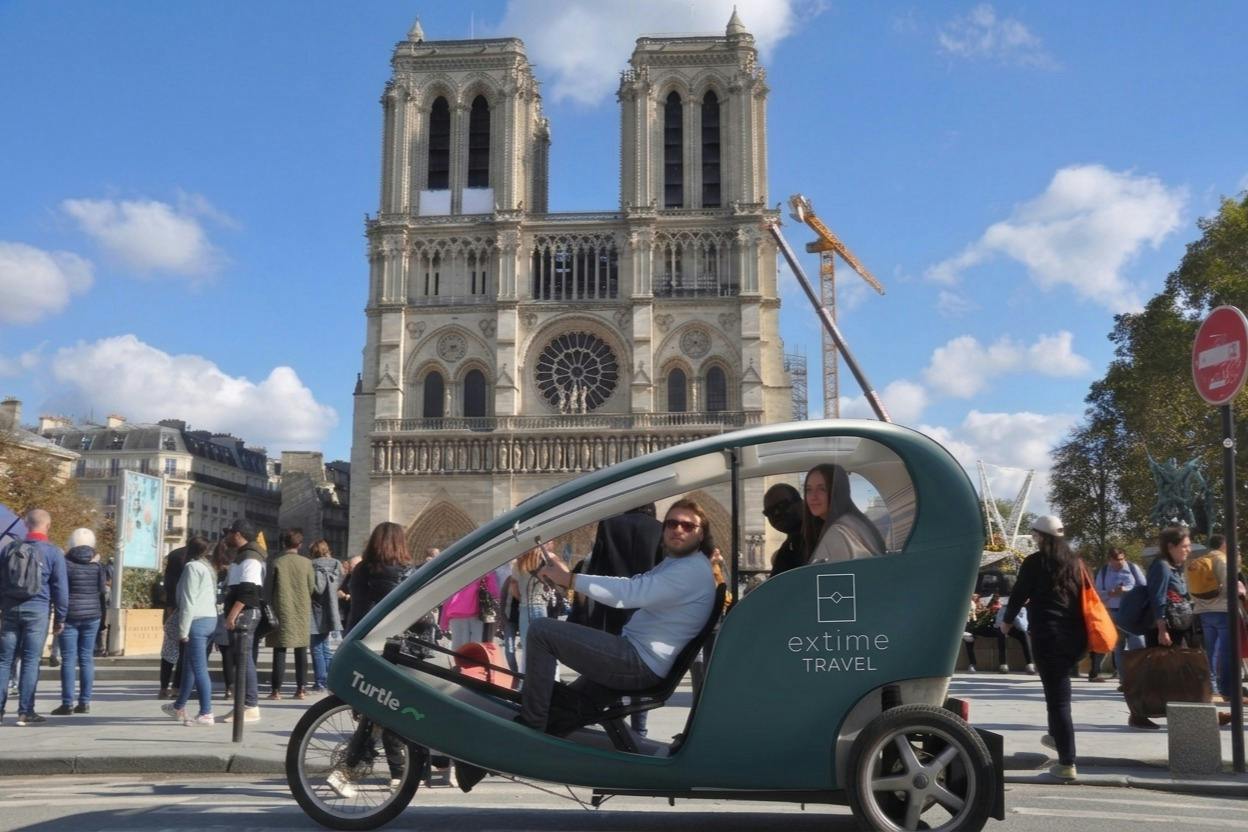 Paris: Private Rickshaw Tour + Transfers